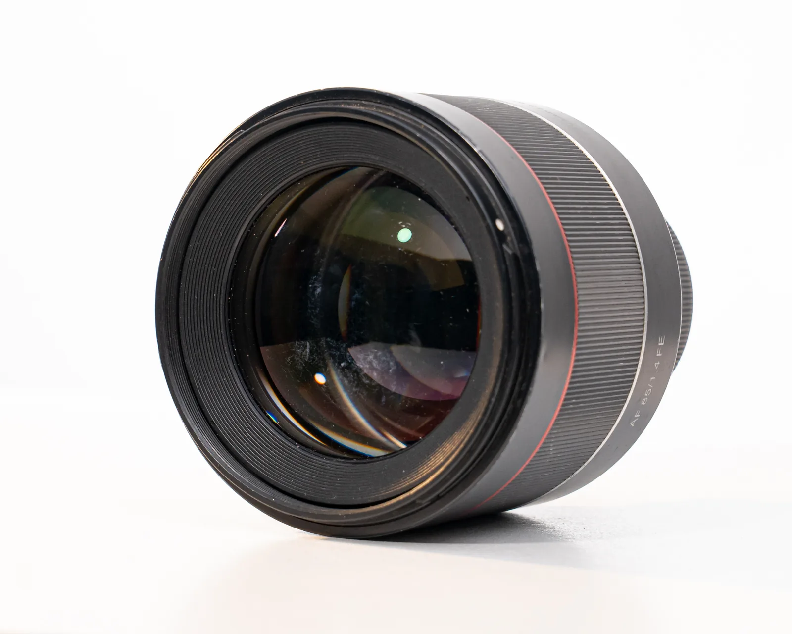 Samyang AF 85mm f/1.4 en venta, vista principal del equipo