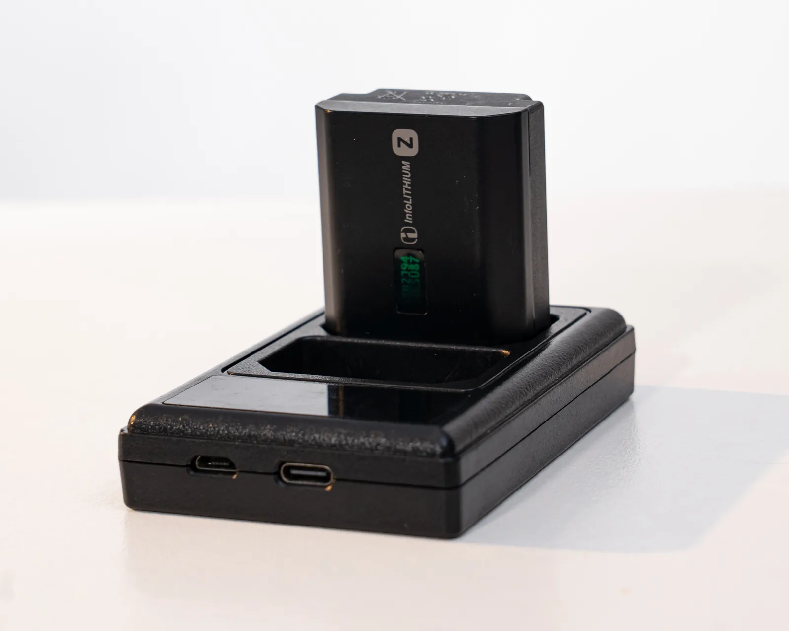 Cargador dual para baterías Sony en venta, vista principal del equipo