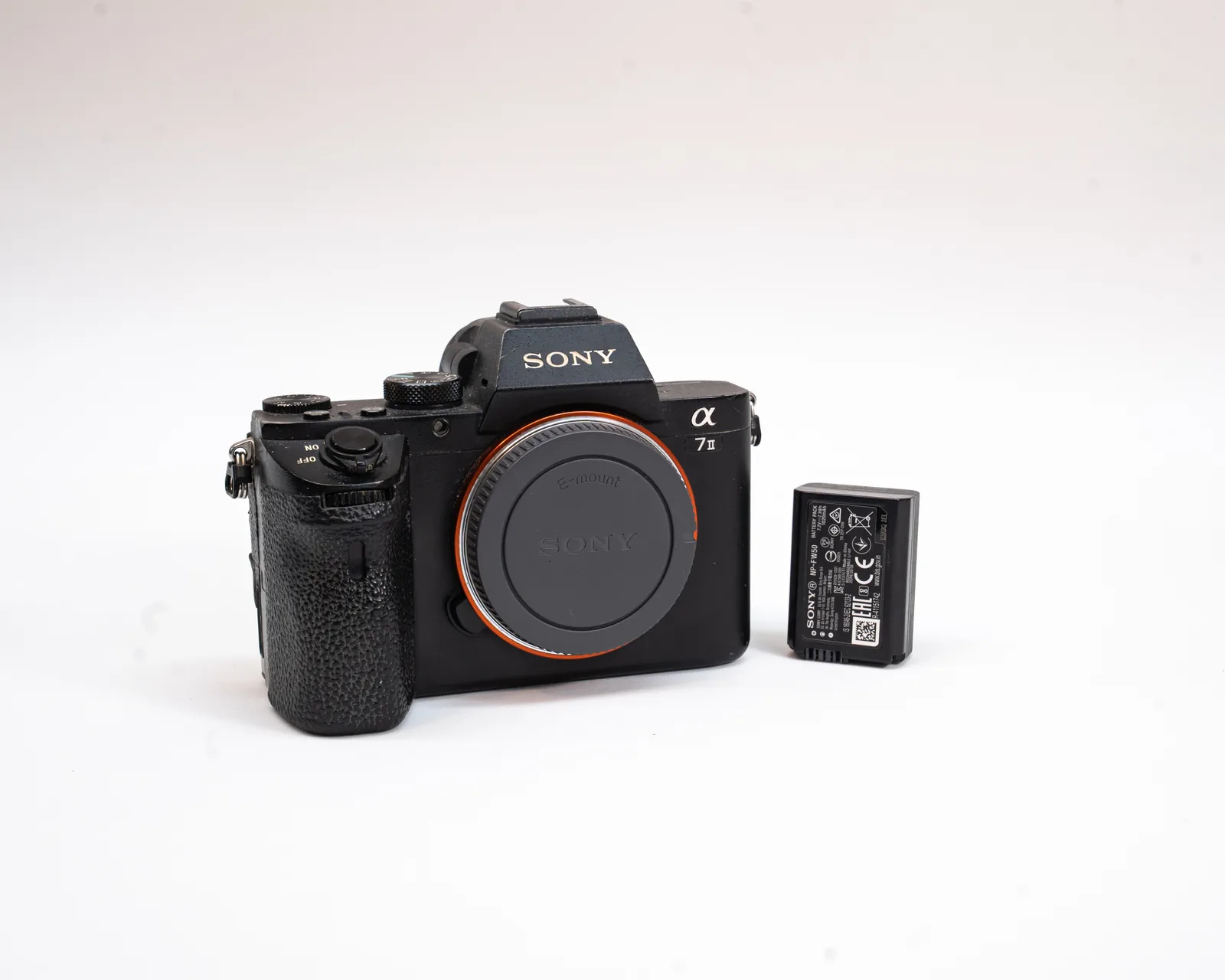 Sony Alpha A7 II — solo cuerpo en venta, vista principal del equipo