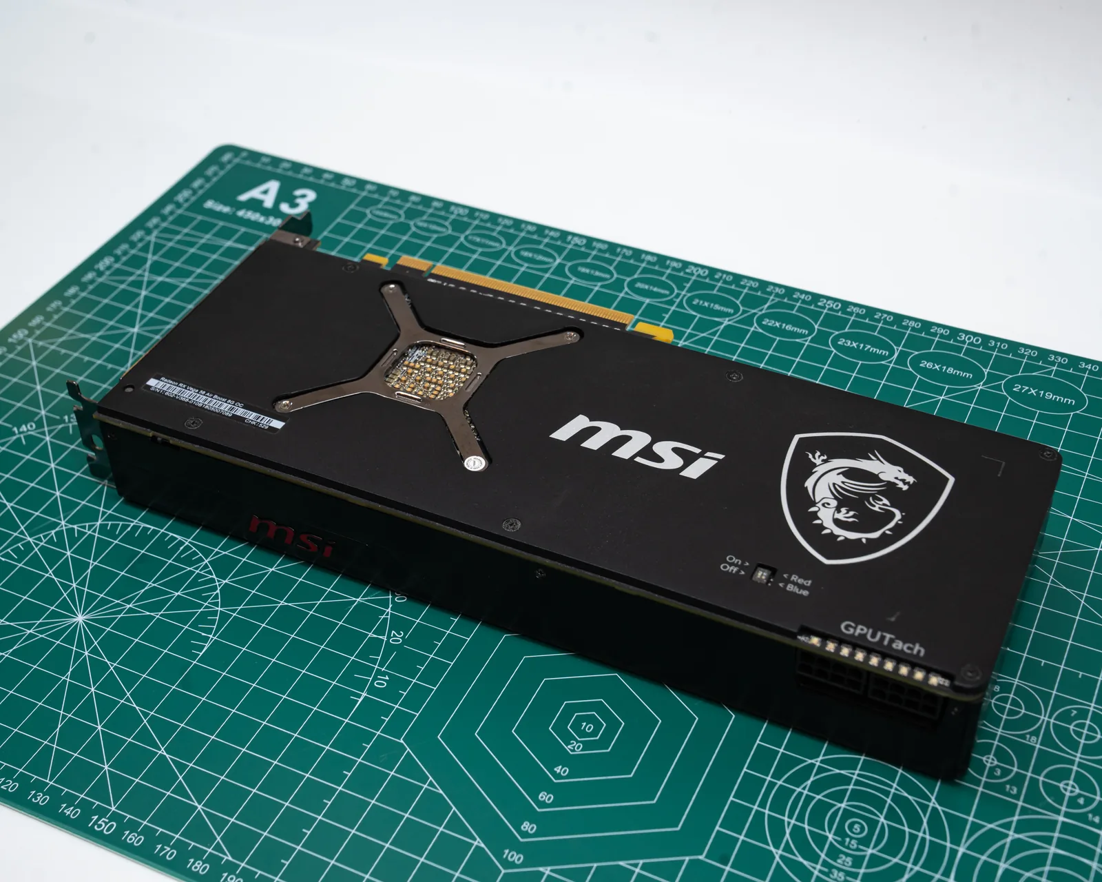 MSI Radeon RX Vega 56 Air Boost 8G OC en venta, vista principal del equipo